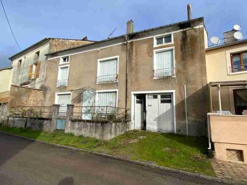 Bourbonne-les-Bains Haute-Marne Dorfhaus foto