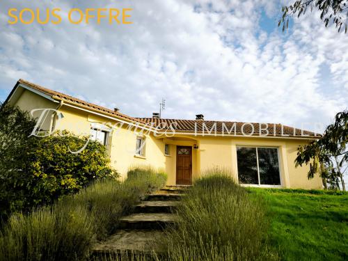 Saint-Mesmin Dordogne Freistehend foto