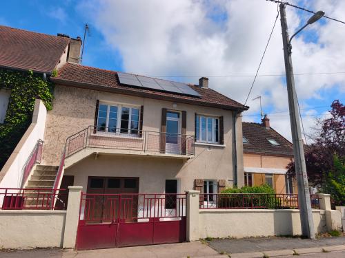 Luzy Nièvre Dorfhaus foto